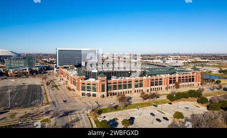 Arlington, Texas – 29. Dezember 2023: Das Choctaw Stadium, ehemals Globe Life Park, ist ein US-amerikanisches Mehrzweckstadion in Arlington, Texas, zwischen Dallas Stockfoto