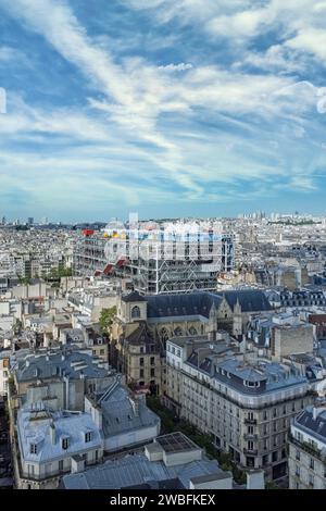 Paris, aerial view of the city, with the Pompidou center, and the Defense in background Stockfoto