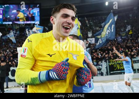 Rom, Italie. Januar 2024. Christos Mandas Torhüter von Lazio feiert den Sieg am Ende des italienischen Pokals, Coppa Italia, Viertelfinalspiel zwischen SS Lazio und AS Roma am 10. Januar 2024 im Stadio Olimpico in Rom, Italien - Foto Federico Proietti/DPPI Credit: DPPI Media/Alamy Live News Stockfoto