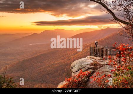 Table Rock State Park, South Carolina, USA Landschaft bei Sonnenuntergang im Herbst. Stockfoto