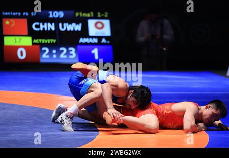 Zagreb, Kroatien. Januar 2024. Internationales Wrestlingturnier - UWW Grand Prix Ranking Series Zagreb Open 2024. 57-Kilogramm-Finale für Herren, Aman AMAN - Wanhao ZOU Foto: Marko Prpic/PIXSELL Credit: Pixsell/Alamy Live News Stockfoto