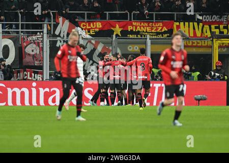 Rafael Leao vom AC Mailand feiert nach einem Tor das Coppa Italia Viertelfinalspiel AC Mailand und AC Monza am 17. Dezember 2023 im Giuseppe Meazza San Siro Siro Stadion in Mailand. Foto: Tiziano Ballabio Stockfoto