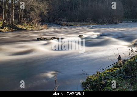 Lange Exposition, Fluss Don, Danestone, Aberdeen, Schottland, UK Stockfoto