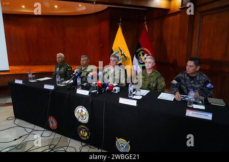 RUEDA DE PRENSA COMANDO CONJUNTO Quito 10 de enero 2024. Rueda de prensa de las Fuerzas Armadas y Policia Nacional A Cargo del jefe del comando conjunto Almirate Jaime Vela Erazo API / DANIEL MOLINEROS Quito Pichincha Ecuador CLJ-RUEDADEPRENSACOMANDOCONJUNTO-5d8409193fe2b88cee76235315af2dad *** PRESSEKONFERENZ, GEMEINSAMES KOMMANDO Quito 10. Januar Quito Quito Quito Quito Quito Quito Quito Quito Quito Quito Quito *** 2024 Pressekonferenz der Streitkräfte und der nationalen Polizei durch den Chef des Gemeinsamen Kommandos Admiral Jaime Vela Erazo API DANIEL MOLINEROS Quito Pichincha Ecuador CLJ RUEDADEPRENSACOMANDOCONJUNTO 5d8409193fe2b88cee76235315af2dad Copyright: xDanielxMoli Stockfoto