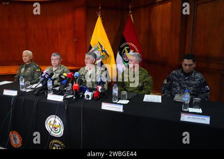 RUEDA DE PRENSA COMANDO CONJUNTO Quito 10 de enero 2024. Rueda de prensa de las Fuerzas Armadas y Policia Nacional A Cargo del jefe del comando conjunto Almirate Jaime Vela Erazo API / DANIEL MOLINEROS Quito Pichincha Ecuador CLJ-RUEDADEPRENSACOMANDOCONJUNTO-740a8999ce60a1fae180ebfe04b015 ** 2024 Pressekonferenz der Streitkräfte und der nationalen Polizei durch den Chef des Gemeinsamen Kommandos Admiral Jaime Vela Erazo API DANIEL MOLINEROS Quito Pichincha Ecuador CLJ RUEDADEPRENSACOMANDOCONJUNTO 740a0a899ce60a1faee180ebfe04b015 Copyright: xDanielxMoli Stockfoto