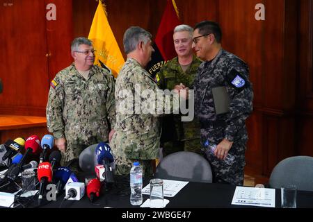 RUEDA DE PRENSA COMANDO CONJUNTO Quito 10 de enero 2024. Rueda de prensa de las Fuerzas Armadas y Policia Nacional A Cargo del jefe del comando conjunto Almirate Jaime Vela Erazo API / DANIEL MOLINEROS Quito Pichincha Ecuador CLJ-RUEDADEPRENSACOMANDOCONJUNTO-7e3d23d6df9f397401a1d6c8f9b4e760 ** 2024 Pressekonferenz der Streitkräfte und der nationalen Polizei durch den Chef des Gemeinsamen Kommandos Admiral Jaime Vela Erazo API DANIEL MOLINEROS Quito Pichincha Ecuador CLJ RUEDADEPRENSACOMANDOCONJUNTO 7e3d23d6df9f397401a1d6c8f9b4e760 Copyright: xDanielxMoli Stockfoto