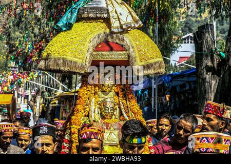 Lokale Götter, Lokale Devtas, Lokale Gottheiten, Mega Festival, Dussehra Festivals, Dhalpur Ground, Kullu, Kulu, Himachal Pradesh, Indien, Asien, indische Festivals Stockfoto