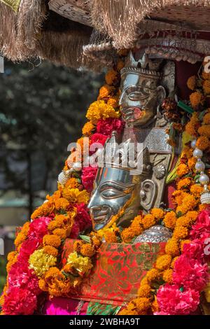 Lokale Götter, Lokale Devtas, Lokale Gottheiten, Mega Festival, Dussehra Festivals, Dhalpur Ground, Kullu, Kulu, Himachal Pradesh, Indien, Asien, indische Festivals Stockfoto