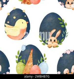 Nahtloses Muster. Osterkompositionen mit bunten Eiern, Frühlingsvögeln, Küken und Häschen. Perfekt für festliche Designs, Essence of Easter, für Stockfoto