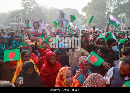 Dhaka, Bangladesch. Januar 2024. Führer und Mitglieder der Bangladesch Awami-Liga nehmen an einer Kundgebung Teil, um der historischen Heimkehr des Vaters der Nation, Bangabandhu Scheich Mujibur Rahman, im Suhrawardy Udyan in Dhaka, Bangladesch, am 10. Januar 2024 zu gedenken. An diesem Tag im Jahr 1972 kehrte Bangabandhu Scheich Mujibur Rahman nach über neuneinhalb Monaten Gefangenschaft in einem pakistanischen Gefängnis in das unabhängige und souveräne Bangladesch zurück. Foto: Suvra Kanti das/ABACAPRESS.COM Credit: Abaca Press/Alamy Live News Stockfoto