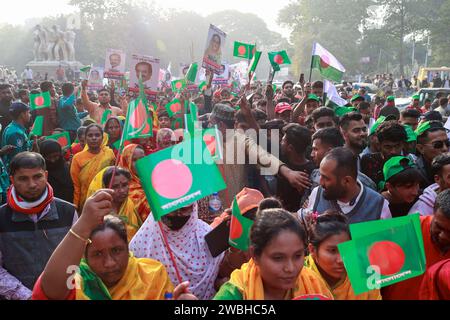 Dhaka, Bangladesch. Januar 2024. Führer und Mitglieder der Bangladesch Awami-Liga nehmen an einer Kundgebung Teil, um der historischen Heimkehr des Vaters der Nation, Bangabandhu Scheich Mujibur Rahman, im Suhrawardy Udyan in Dhaka, Bangladesch, am 10. Januar 2024 zu gedenken. An diesem Tag im Jahr 1972 kehrte Bangabandhu Scheich Mujibur Rahman nach über neuneinhalb Monaten Gefangenschaft in einem pakistanischen Gefängnis in das unabhängige und souveräne Bangladesch zurück. Foto: Suvra Kanti das/ABACAPRESS.COM Credit: Abaca Press/Alamy Live News Stockfoto