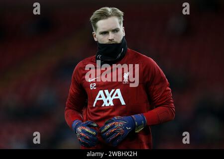 Liverpool, Großbritannien. Januar 2024. Caoimhin Kelleher, Torhüter von Liverpool während des Aufwärmens. Carabao Cup, EFL Cup, Halbfinale 1. Legspiel, Liverpool gegen Fulham in Anfield in Liverpool am Mittwoch, 10. Januar 2024. Dieses Bild darf nur für redaktionelle Zwecke verwendet werden. Nur redaktionelle Verwendung. bild von Chris Stading/Andrew Orchard Sportfotografie/Alamy Live News Credit: Andrew Orchard Sportfotografie/Alamy Live News Stockfoto