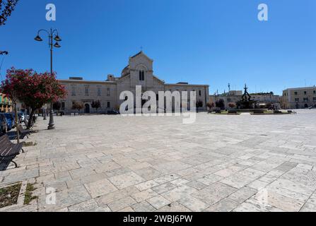 GIOVINAZZO, ITALIEN, 10. JULI 2022 - Blick auf die Kirche Saint Domenico in Giovinazzo. Provinz Bari, Apulien Italien Stockfoto