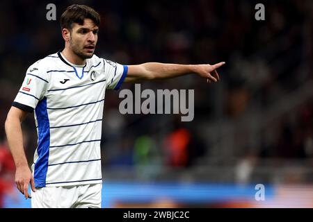 Mailand, Italien. Januar 2024. Berat Djimsiti von Atalanta BC Gesten während des Fußballspiels Coppa Italia zwischen AC Milan und Atalanta BC im Stadio Giuseppe Meazza am 10. Januar 2024 in Mailand. Quelle: Marco Canoniero/Alamy Live News Stockfoto