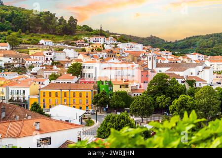 Wunderschöner Blick auf das bergige Monchique, die Algarve, Südportugal Stockfoto