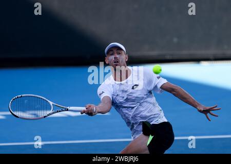 Melbourne, Victoria, Australien. Januar 2024. MELBOURNE, AUSTRALIEN - 11. JANUAR: John Millman aus Australien, während er Alex MolÄan aus der Slowakei in der Qualifikation vor den Australian Open 2024 im Melbourne Park am 11. Januar 2024 in Melbourne, Australien spielt. (Kreditbild: © Chris Putnam/ZUMA Press Wire) NUR REDAKTIONELLE VERWENDUNG! Nicht für kommerzielle ZWECKE! Stockfoto