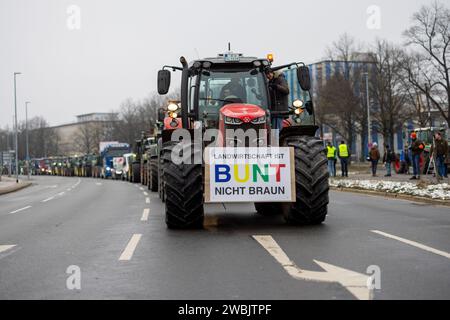 Hannover, Niedersachsen, Deutschland - 11. Januar 2024: Bauernproteste in Niedersachsen bei einer Großdemonstration in Hannover. Es gibt wieder Demonstrationen Stockfoto