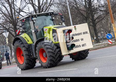 Hannover, Niedersachsen, Deutschland - 11. Januar 2024: Bauernproteste in Niedersachsen bei einer Großdemonstration in Hannover. Es gibt wieder Demonstrationen Stockfoto