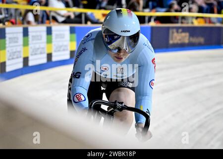 Apeldoorn, Niederlande. Januar 2024. Die belgische Nicky Degrendele wurde während des Frauensprints bei der UEC Track Elite Europameisterschaft 2024 in Apeldoorn, Niederlande, am Donnerstag, den 11. Januar 2024, in Aktion gezeigt. Die Europameisterschaften finden vom 10. Bis 14. Januar statt. BELGA FOTO DIRK WAEM Credit: Belga News Agency/Alamy Live News Stockfoto