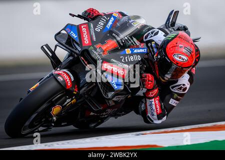 Der italienische MotoGP-Fahrer Nr 1 Francesco Bagnaia trainiert beim Test 2024 im offiziellen Ducati Lenovo Team auf der Strecke Valencia, Spanien Stockfoto