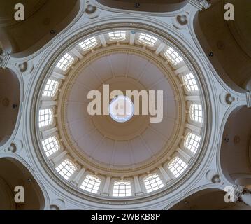 Xewkija, Malta - 20. Dezember 2023: Blick auf das Innere der Kuppel von St. John the Baptist Church auf Gozo Island in Malta Stockfoto