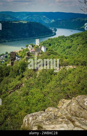 Feindliche Brüder, zwei Burgen bei Kamp-Bornhofen am Mittelrhein, Schloss Sterrenberg und Schloss Liebenstein aus Sicht des Rheinsteig, UNESCO-Weltkulturerbe Oberes Mittelrheintal Stockfoto