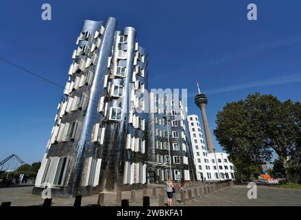 Deutschland, Nordrhein-Westfalen, Düsseldorf, Medienhafen, Wohnkomplex neuer Zollhof von Frank Gehry Stockfoto