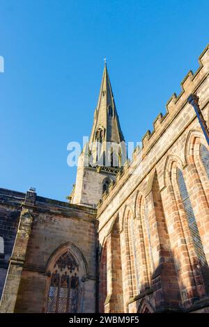 Turm und Turm der St. oswalds Kirche in ashbourne derbyshire, großbritannien Stockfoto