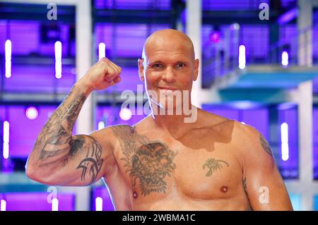 Thorsten Legat beim Photocall zur Fernsehshow RTL Turmspringen aus der Schwimm- und Sprunghalle im Europasportpark Berlin. Berlin, 11.01.2024 *** Thorsten Legat beim Photocall zur TV-Sendung RTL Turmspringen aus der Schwimm- und Tauchhalle im Europasportpark Berlin Berlin, 11 01 2024 Foto:Xn.xKubelkax/xFuturexImagex turmspringen 4170 Stockfoto