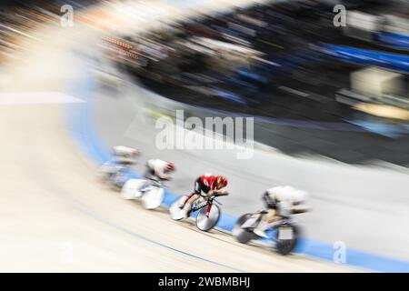 APELDOORN - das dänische Team Carl-Frederik Bevort, Niklas Larsen, Rodenberg Frederik Madsen und Rasmus Pedersen in Aktion während des Verfolgungsfinals der Männer am zweiten Tag der Leichtradsportmeisterschaft im Apeldoorn Omnisportrum. ANP VINCENT JANNINK Stockfoto