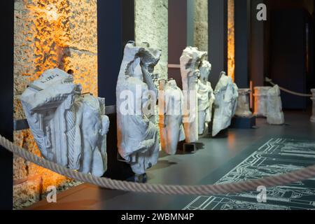 Gut erhaltene antike Skulpturen im Demre Museum der lykischen Zivilisationen Stockfoto