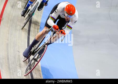 Apeldoorn, Niederlande. Januar 2024. APELDOORN, NIEDERLANDE - 11. JANUAR: Jan Willem van Schip aus den Niederlanden trat am 2. Tag der UEC Track Elite Europameisterschaft 2024 in Omnisport am 11. Januar 2024 in Apeldoorn, Niederlande an. (Foto: Joris Verwijst/BSR Agency) Credit: BSR Agency/Alamy Live News Stockfoto