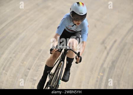 Apeldoorn, Niederlande. Januar 2024. Die belgische Lani Wittevrongel wurde während des Women's Scratch Race bei den UEC Track Elite Europameisterschaften 2024 in Apeldoorn, Niederlande, am Donnerstag, den 11. Januar 2024, in Aktion genommen. Die Europameisterschaften finden vom 10. Bis 14. Januar statt. BELGA FOTO DIRK WAEM Credit: Belga News Agency/Alamy Live News Stockfoto