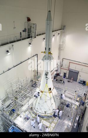 Die Endmontage des Orion-Raumfahrzeugs für EFT-1 wurde am 11. Oktober 2014 im Kennedy Space Center fertiggestellt. Um das Crew-Modul wurden Ogidplatten hinzugefügt, um Geräusche und Vibrationen beim Aufstieg zu reduzieren. Stockfoto