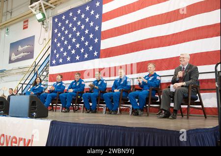 Die STS-133-Crew-Rückkehrzeremonie zum Ellington Field. Foto: 10. März 2011. Lage: Ellington Field - Hangar 276. Stockfoto