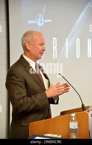 Das Orion-Team (einschließlich Orion Program Manager Mark Geyer) gratuliert dem Orbital ATK-Team in Promontory, Utah, zu seinen Bemühungen, Exploration Flight Test-1 (EFT-1) am 11. März 2015 zu einem Erfolg zu machen. Teil der Batch-Bildübertragung von Flickr. Stockfoto