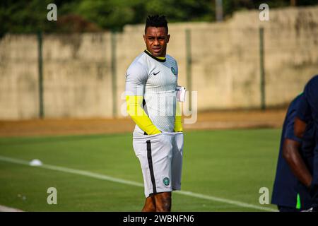 ABIDJAN, COTE D'IVORE - 11. JANUAR; Olorunleke Ojo aus Nigeria während des Nigeria-Trainings in Vorbereitung auf das Afrika-Cup-Spiel gegen Equa Stockfoto