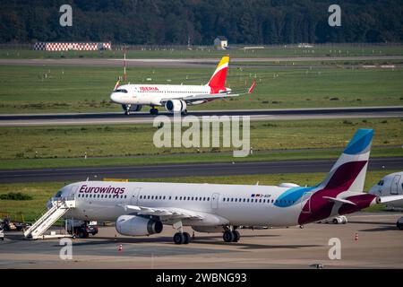 Flughafen Düsseldorf, Iberia Airbus A320neo im Landeanflug, Stockfoto