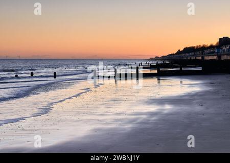 Sonnenuntergang Frinton auf dem Meer, Essex Stockfoto