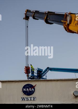 Am 21. Februar 2017 installierten die Ingenieure erfolgreich das European Service Module Propulsion Qualification Module (PQM) der ESA in der White Sands Test Facility der NASA in New Mexico, das von Airbus – dem Hauptauftragnehmer der ESA für das Service Module – geliefert wurde. Das Modul wird mit insgesamt 21 Triebwerken zur Unterstützung des Orion-Raumschiffs der NASA ausgestattet sein: Einem US-Space Shuttle Orbital Manövering System (OMS)-Triebwerk, acht Hilfshubdüsen und 12 kleineren Triebwerken, die von Airbus Safran-Trägerraketen in Deutschland hergestellt werden. Die PQM-Struktur aus Vollstahl wird verwendet, um die Antriebssysteme auf Orion zu testen, einschließlich „Heißfeuerung“ von Stockfoto