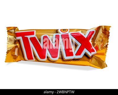 Italien - 11. Januar 2024: Twix ist ein Karamell-Schokoladenriegel, der von Mars Inc. Hergestellt wird Stockfoto