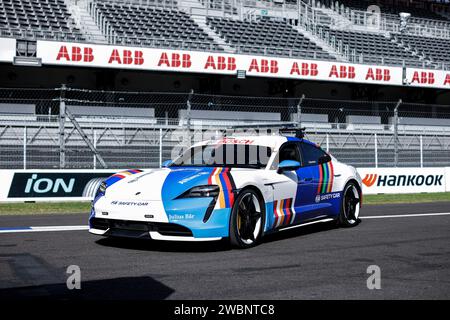 Mexiko-Stadt, Mexiko. Januar 2024. Safety Car während des Hankook Mexico City ePrix 2024, 1. Treffens der ABB FIA Formel E Weltmeisterschaft 2023-24, auf dem Autodromo Hermanos Rodriguez vom 11. Bis 13. Januar in Mexiko City, Mexiko - Foto Xavi Bonilla/DPPI Credit: DPPI Media/Alamy Live News Stockfoto