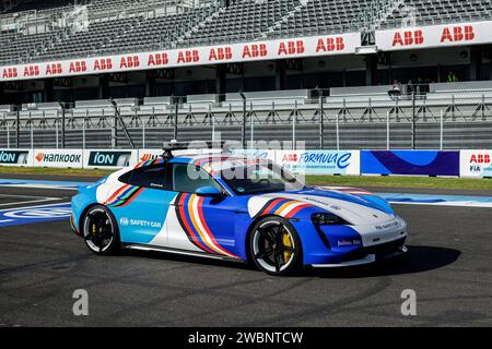 Mexiko-Stadt, Mexiko. Januar 2024. Safety Car während des Hankook Mexico City ePrix 2024, 1. Treffens der ABB FIA Formel E Weltmeisterschaft 2023-24, auf dem Autodromo Hermanos Rodriguez vom 11. Bis 13. Januar in Mexiko City, Mexiko - Foto Xavi Bonilla/DPPI Credit: DPPI Media/Alamy Live News Stockfoto