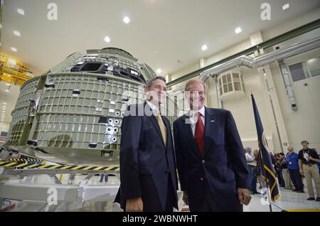 Das Orion Crew Modul Druckschiff für EFT-1 wurde im Kennedy Space Center der NASA in Florida während einer Zeremonie im Operations and Checkout Building am 2. Juli 2012 vorgestellt. Stockfoto
