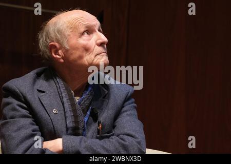 Der Maler Antonio Lopez während der Präsentation des Buches Por que Dalí im Thyssen-Bornemisza Nationalmuseum in Madrid, 11. Dezember 2023, Spanien mit: Antonio Lopez Wo: Madrid, Spanien Wann: 11 Dez 2023 Credit: Oscar Gonzalez/WENN Stockfoto