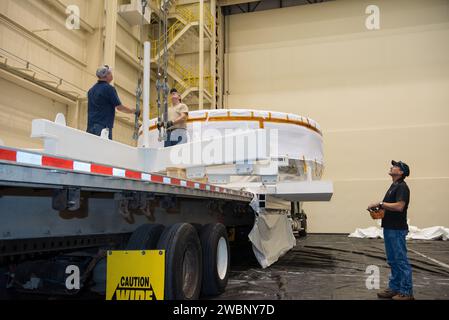 Am 24. Juni 2015 traf der Orion Crew Module Adapter Simulator in der Plum Brook Station Space Power Power Facility der NASA in Sandusky, Ohio ein, um das System zu testen und zu evaluieren. Stockfoto