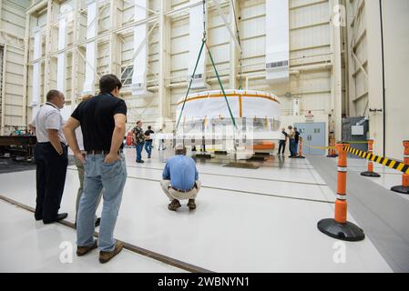 Der Orion Crew Module Adapter-Simulator kam am 24. Juni 2015 in der Plum Brook Station des Glenn Research Center der NASA in Sandusky, Ohio, an. Stockfoto