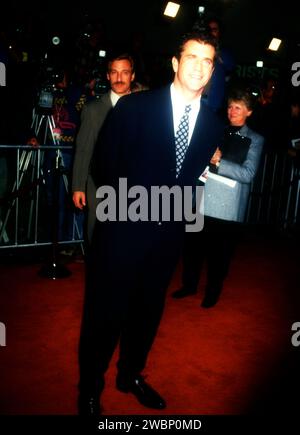 Los Angeles, Kalifornien, USA 1. November 1996 Schauspieler Mel Gibson besucht Touchstone Pictures Ransom Premiere im Mann Village Theatre am 1. November 1996 in Los Angeles, Kalifornien, USA. Foto: Barry King/Alamy Stock Photo Stockfoto