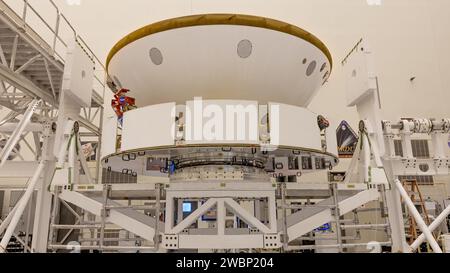 Mars 2020 Raumschiff Perseverance gestapelt in der Payload Hazardous Service Facility (PHSF). Stockfoto