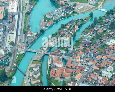 Blick auf die Stadt Interlaken, vom Harder Klum, dem Gipfel von Interlaken in der Schweiz. Stockfoto